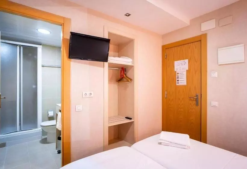 スタンダードルーム, Hostal Fina
