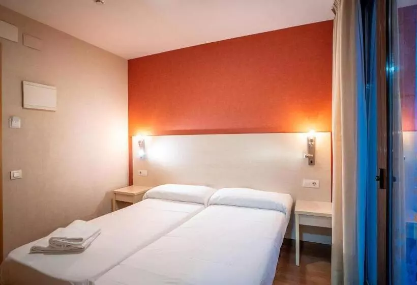 スタンダードルーム, Hostal Fina