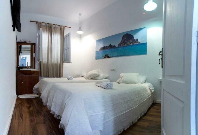 اتاق استاندارد با سرویس بهداشتی مشترک, Hostal Ibiza