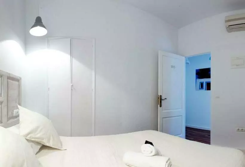اتاق استاندارد با سرویس بهداشتی مشترک, Hostal Ibiza