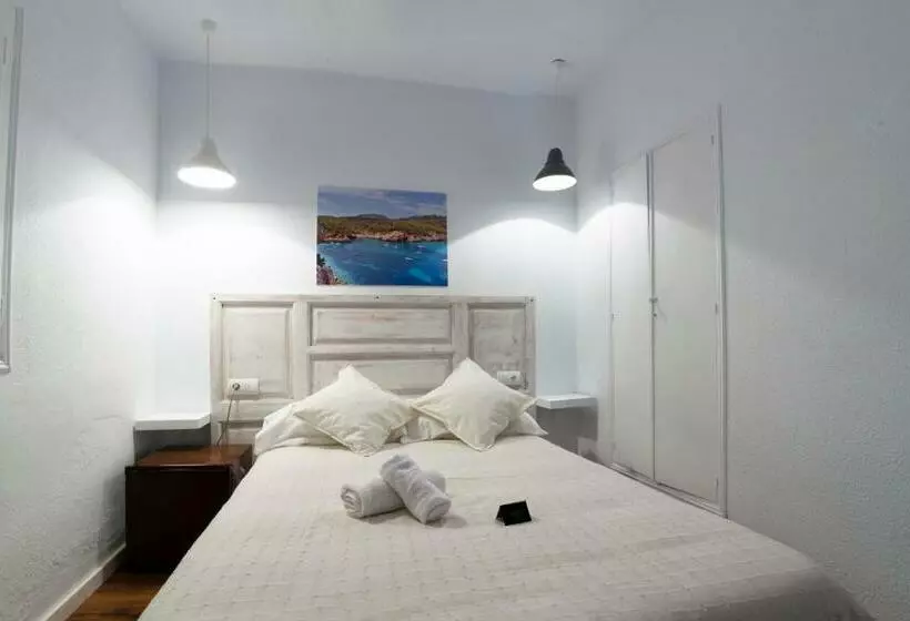 اتاق استاندارد با سرویس بهداشتی مشترک, Hostal Ibiza