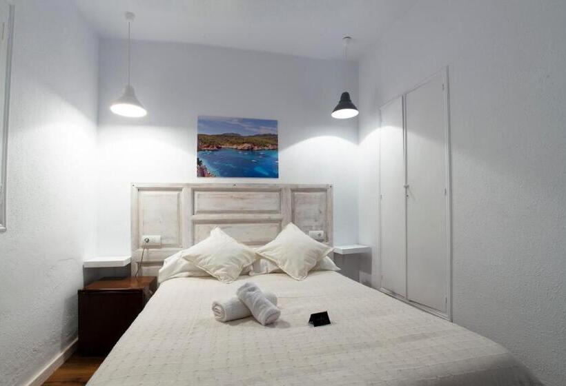 اتاق لوکس, Hostal Ibiza