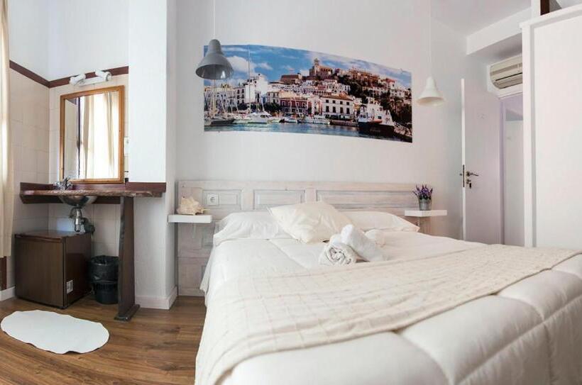 デラックスルーム, Hostal Ibiza