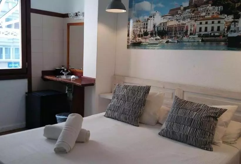 اتاق لوکس, Hostal Ibiza