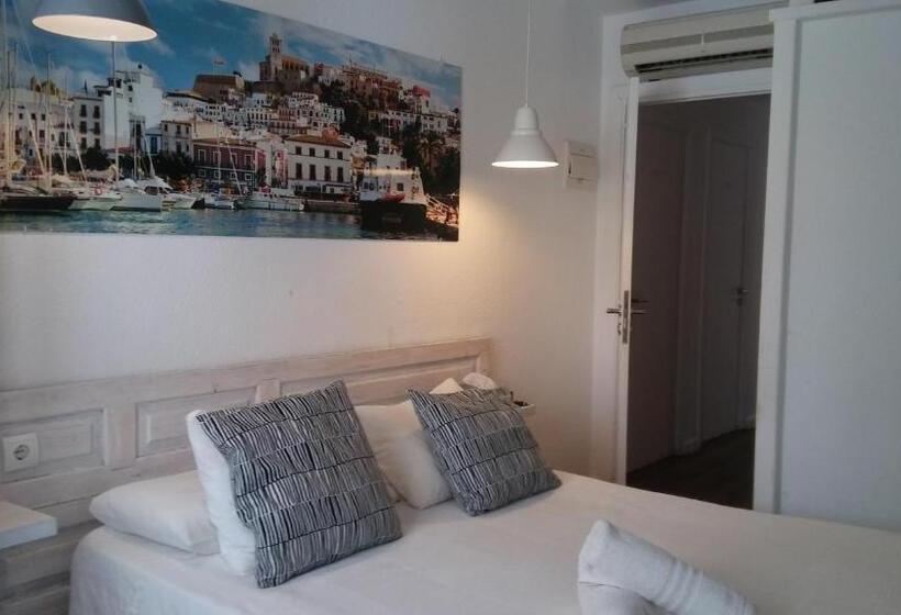اتاق لوکس, Hostal Ibiza