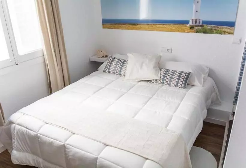 اتاق استاندارد یک نفره, Hostal Ibiza