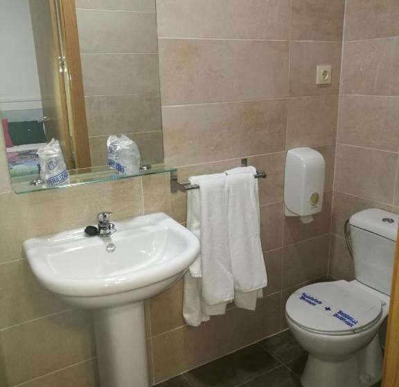 اتاق استاندارد سه نفره, Hostal Los Gabrieles