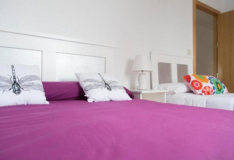 اتاق ساده سه نفره, Hostal Los Gabrieles