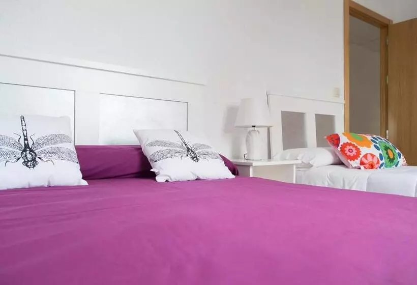 اتاق ساده سه‌ نفره, Hostal Los Gabrieles
