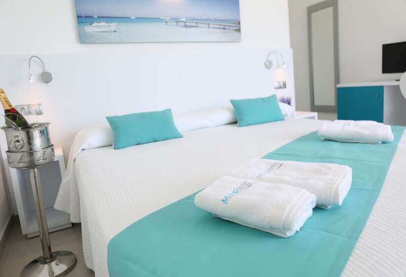 Standard Triple Room with Terrace, Maysi