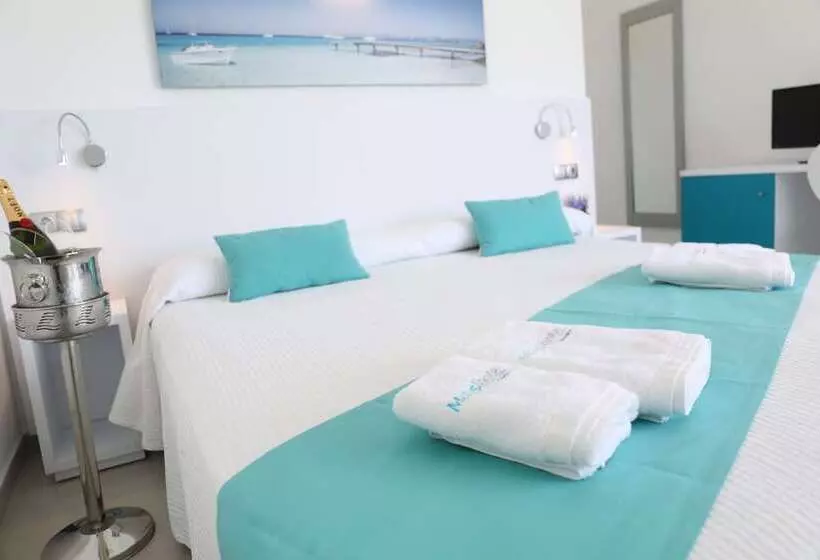 Standard Triple Room with Terrace, Maysi