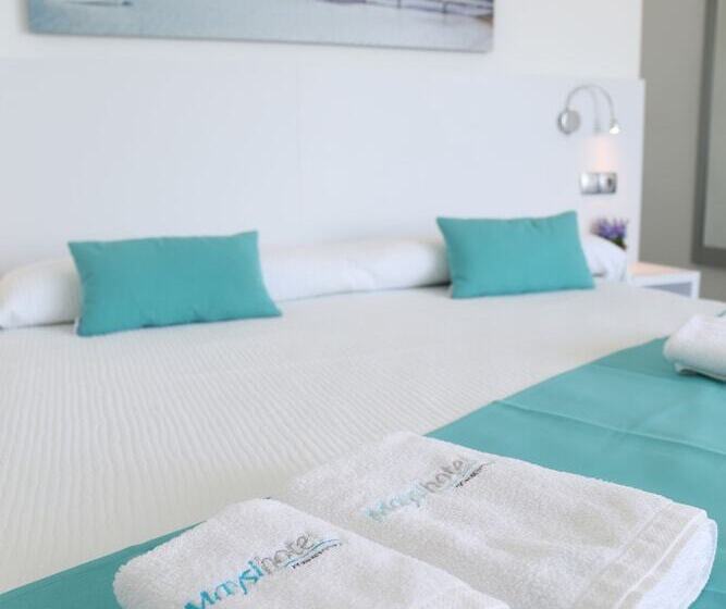 Standard Triple Room with Terrace, Maysi