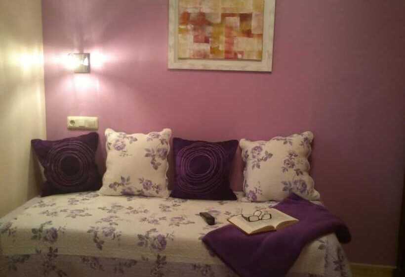 חדר סופריור, Alvaro