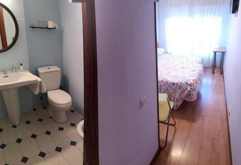 اتاق استاندارد سه نفره, Hospedaje Covadonga