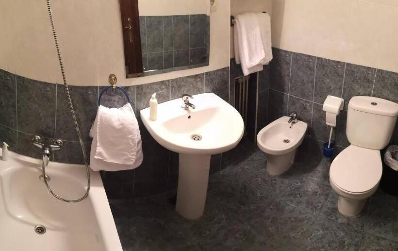 Номер Стандарт Трехместный, Hospedaje Covadonga