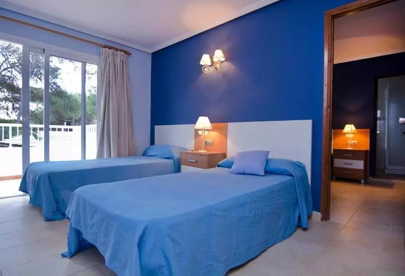 Standard Quadruple Room, Hostal Cala Boix