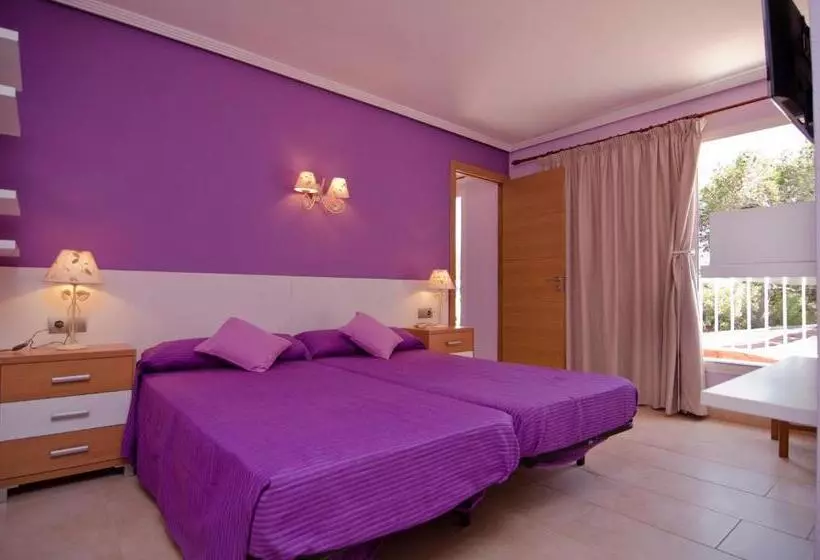 Standard Quadruple Room, Hostal Cala Boix