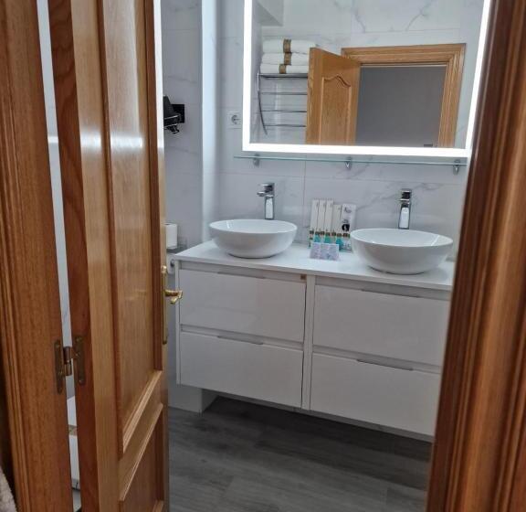 חדר סטנדרט לארבעה, Hostal Fidalgo