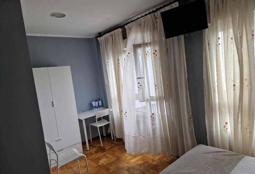 חדר סטנדרט לארבעה, Hostal Fidalgo