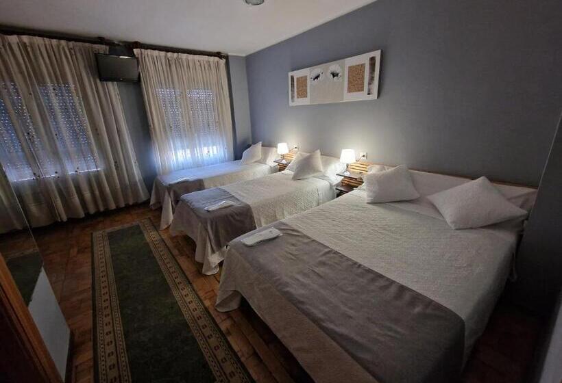 חדר סטנדרט לארבעה, Hostal Fidalgo