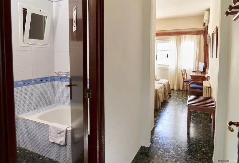スタンダードルーム, Hostal Illes Pitiüses