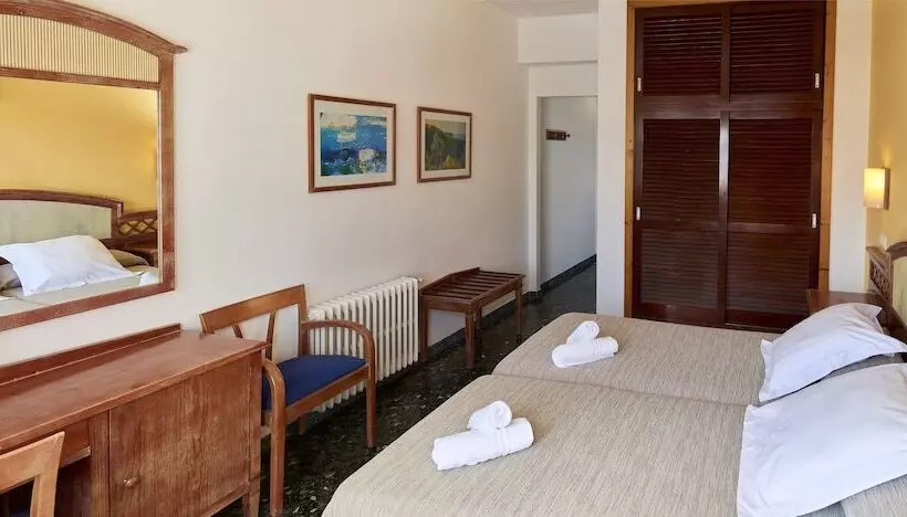 スタンダードルーム, Hostal Illes Pitiüses