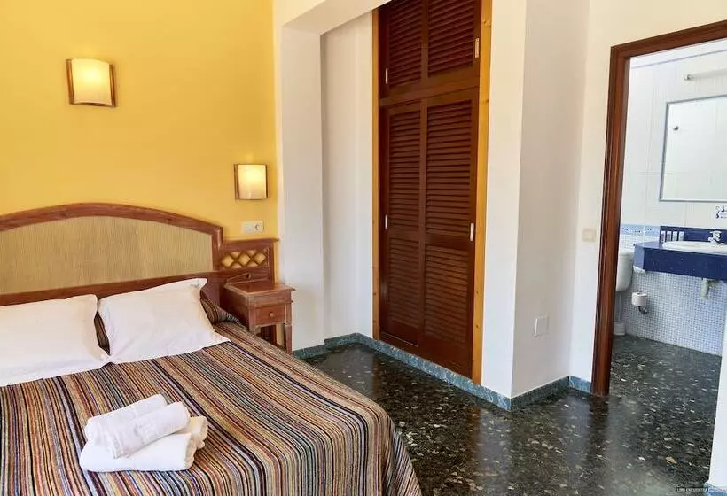 スタンダードルーム, Hostal Illes Pitiüses