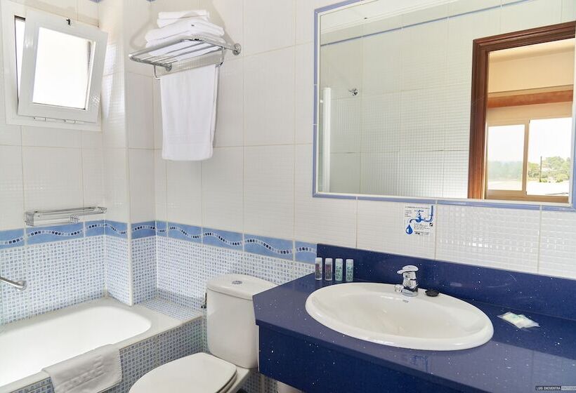 Номер Стандарт, Hostal Illes Pitiüses