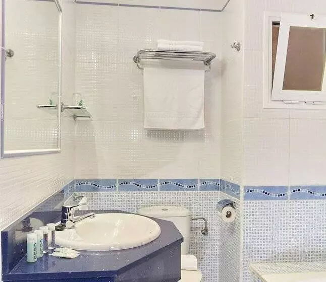 スタンダード４人部屋, Hostal Illes Pitiüses