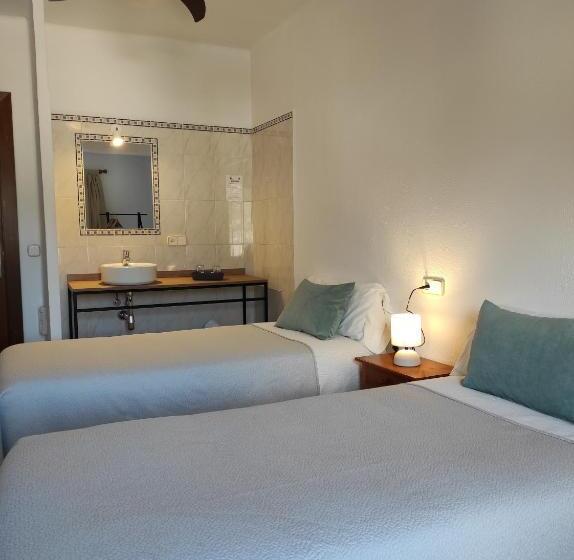 Habitación Estándar Baño Compartido, Hostal Nadal