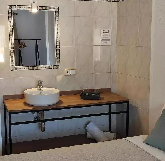 Standard Værelse Delt Badeværelse, Hostal Nadal