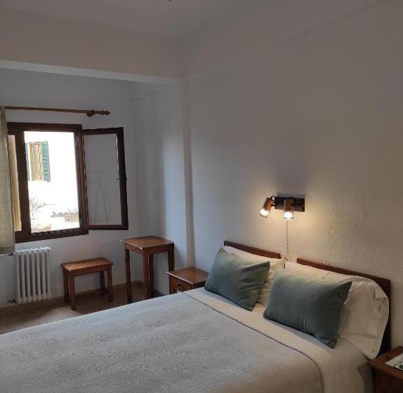 带共用浴室的标准房间, Hostal Nadal
