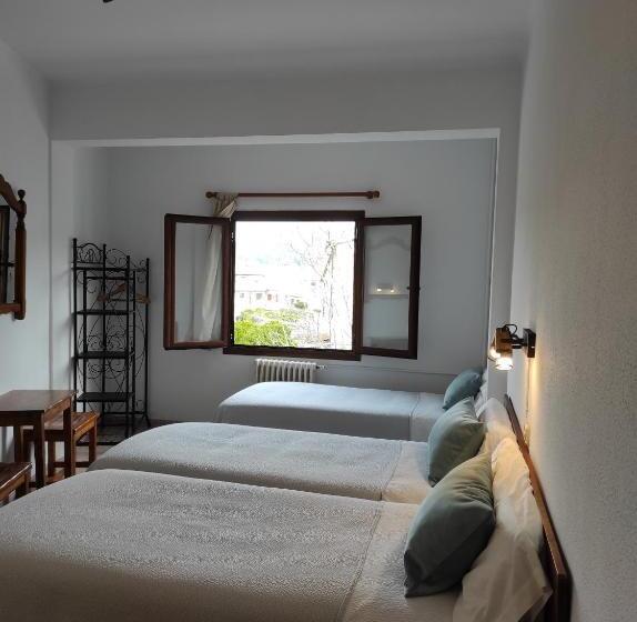 غرفة عائلية حمام مشترك, Hostal Nadal