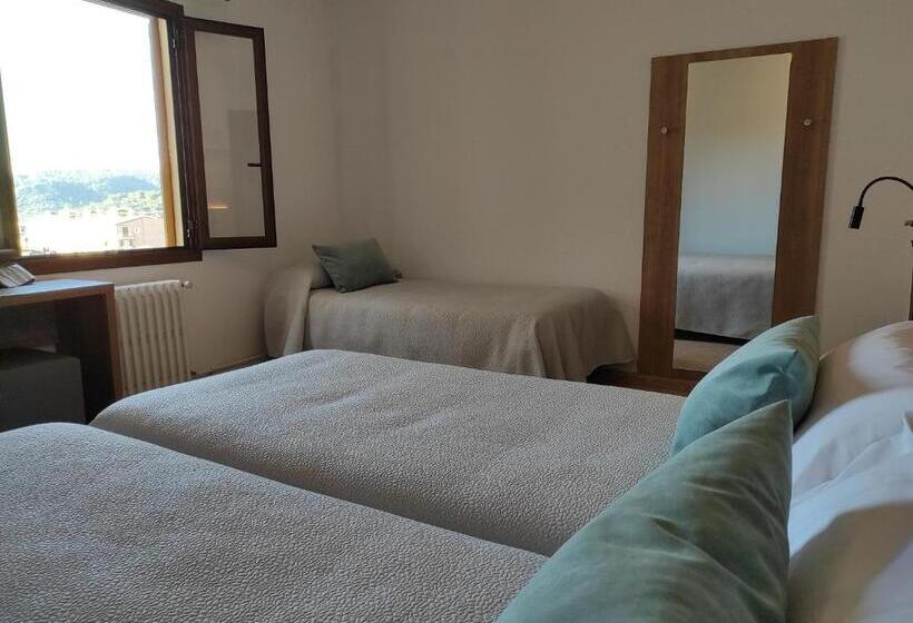 家庭间, Hostal Nadal