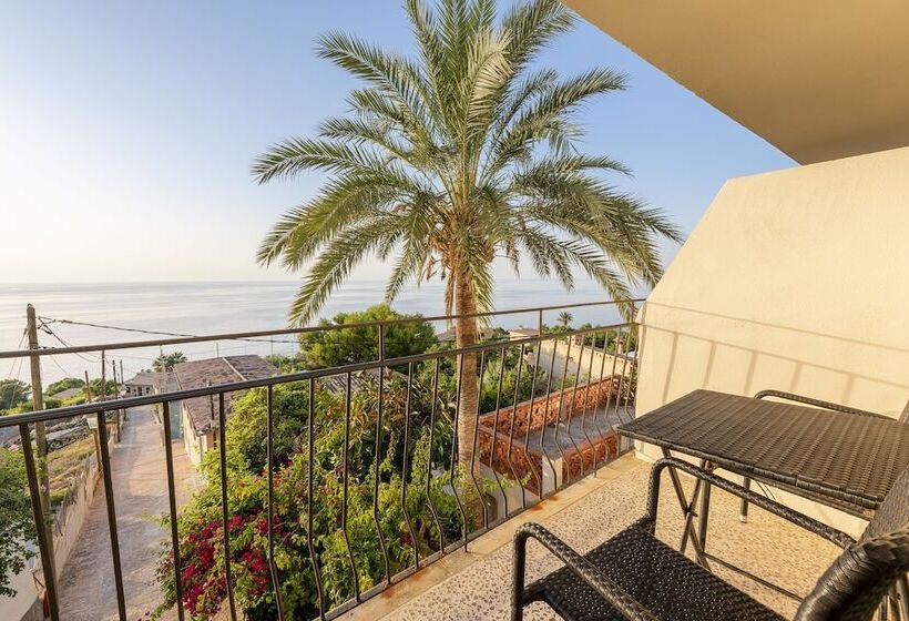 オーシャンビュースタンダードルームバルコニー付き, Hostal Sa Baronia