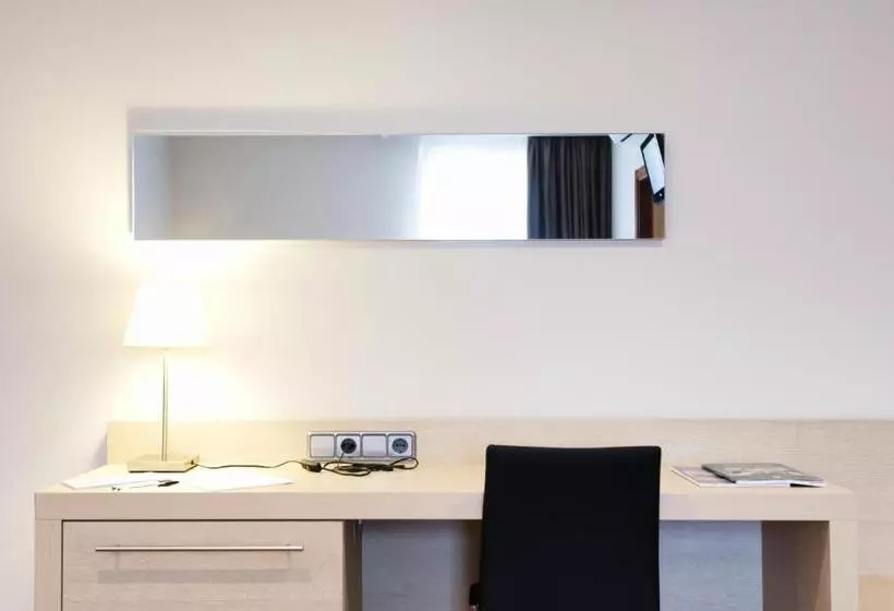 Habitació Triple Estàndard, Valencia