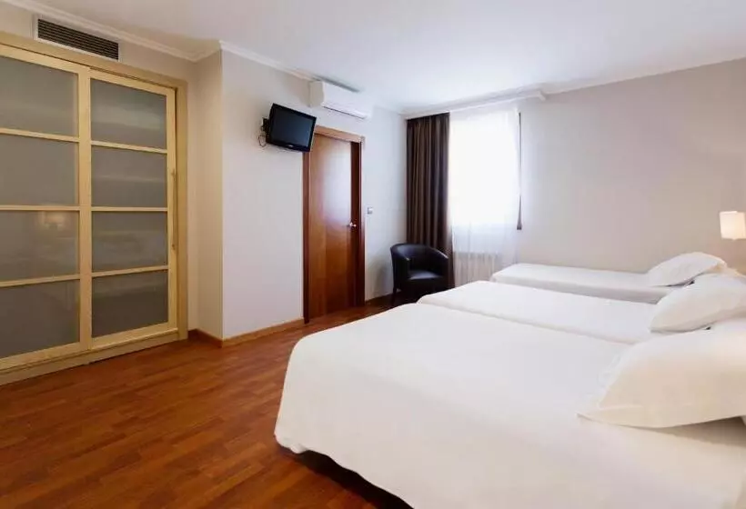 Habitació Triple Estàndard, Valencia