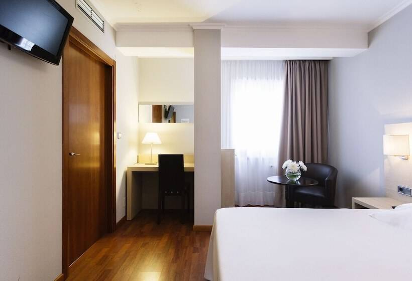 Номер Economy, Valencia