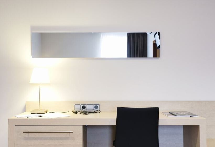 Номер Стандарт Трехместный, Valencia