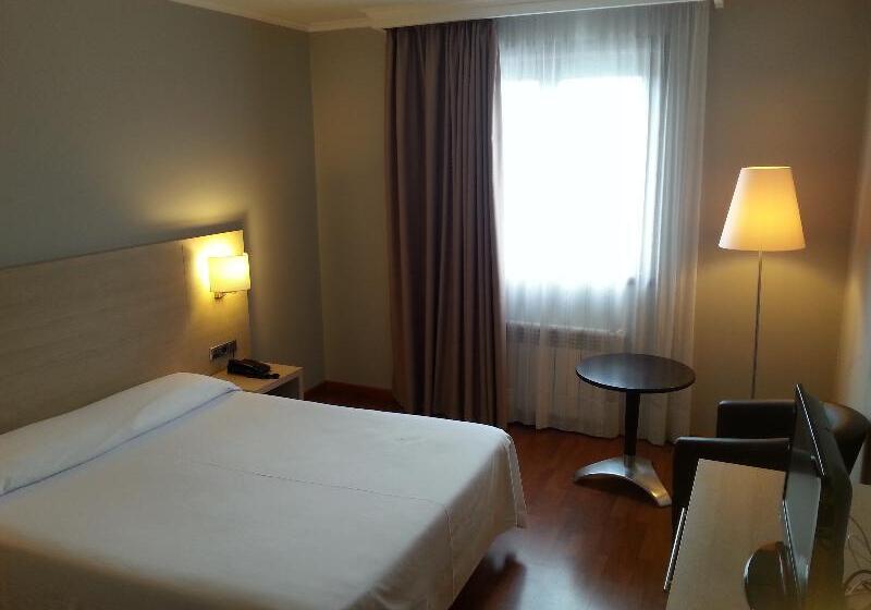 이코노미 룸, Valencia