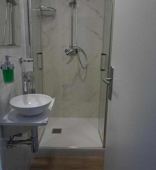 اتاق استاندارد سه نفره, Pensión Casa Blanca