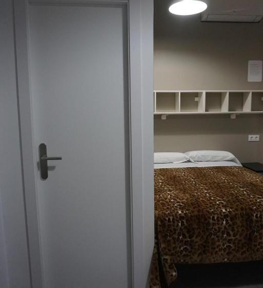 اتاق استاندارد سه نفره, Pensión Casa Blanca