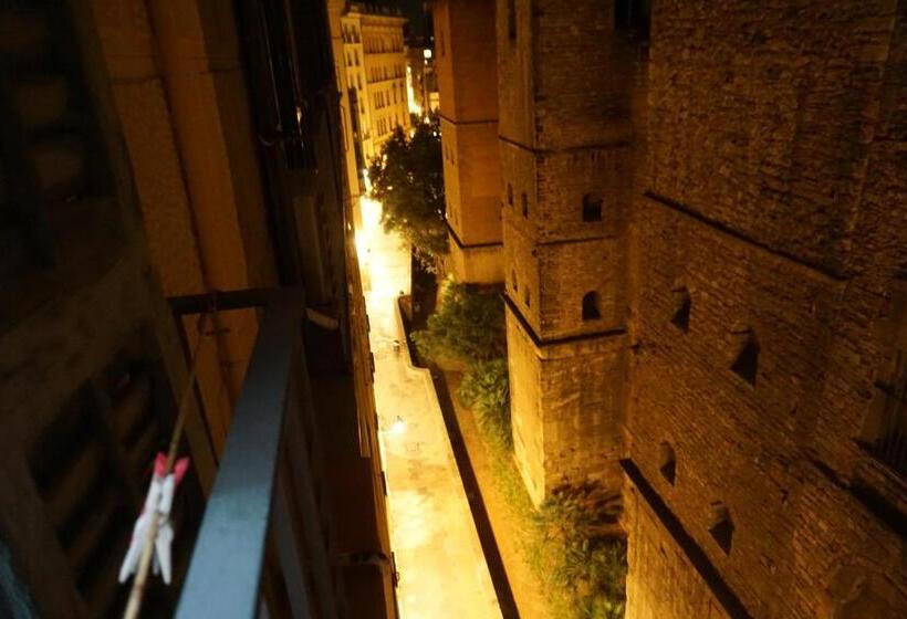 اتاق استاندارد سه نفره, Pensión Casa Blanca