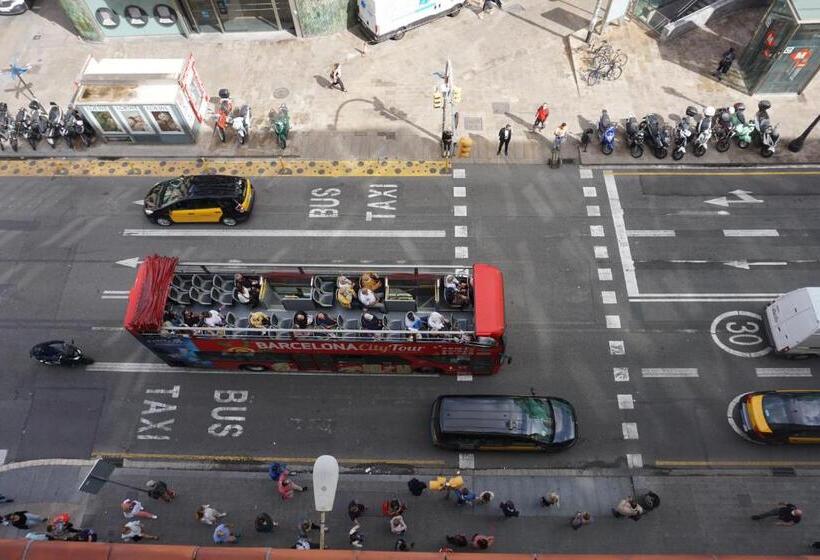 اتاق سهنفرۀ استاندارد با سرویس بهداشتی بیرون از اتاق, Pensión Casa Blanca