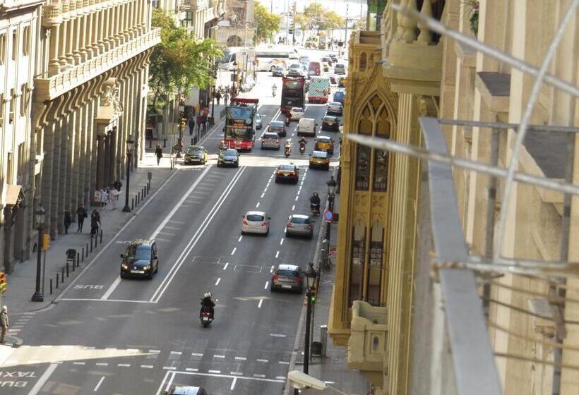 اتاق سهنفرۀ استاندارد با سرویس بهداشتی بیرون از اتاق, Pensión Casa Blanca