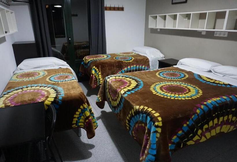 اتاق استاندارد چهار تخته, Pensión Casa Blanca