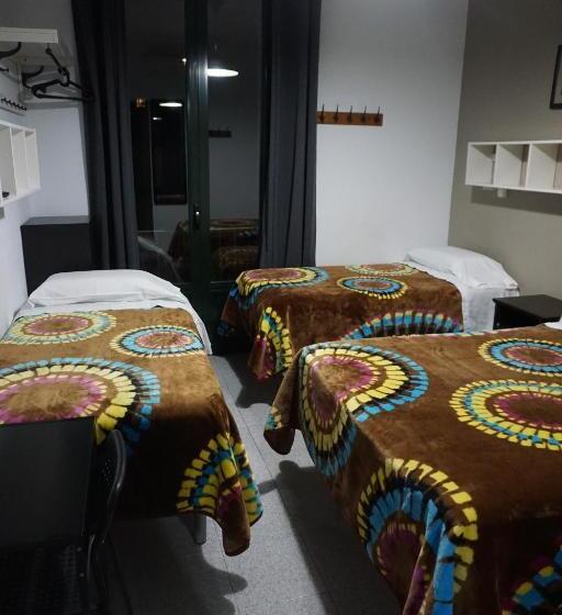 اتاق استاندارد چهار تخته, Pensión Casa Blanca