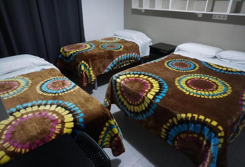 اتاق استاندارد چهار تخته, Pensión Casa Blanca