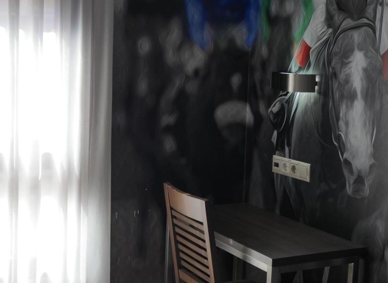 اتاق استاندارد, Hostal 4c Cuatro Caminos