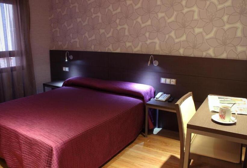 اتاق سوپریور, Hostal 4c Cuatro Caminos